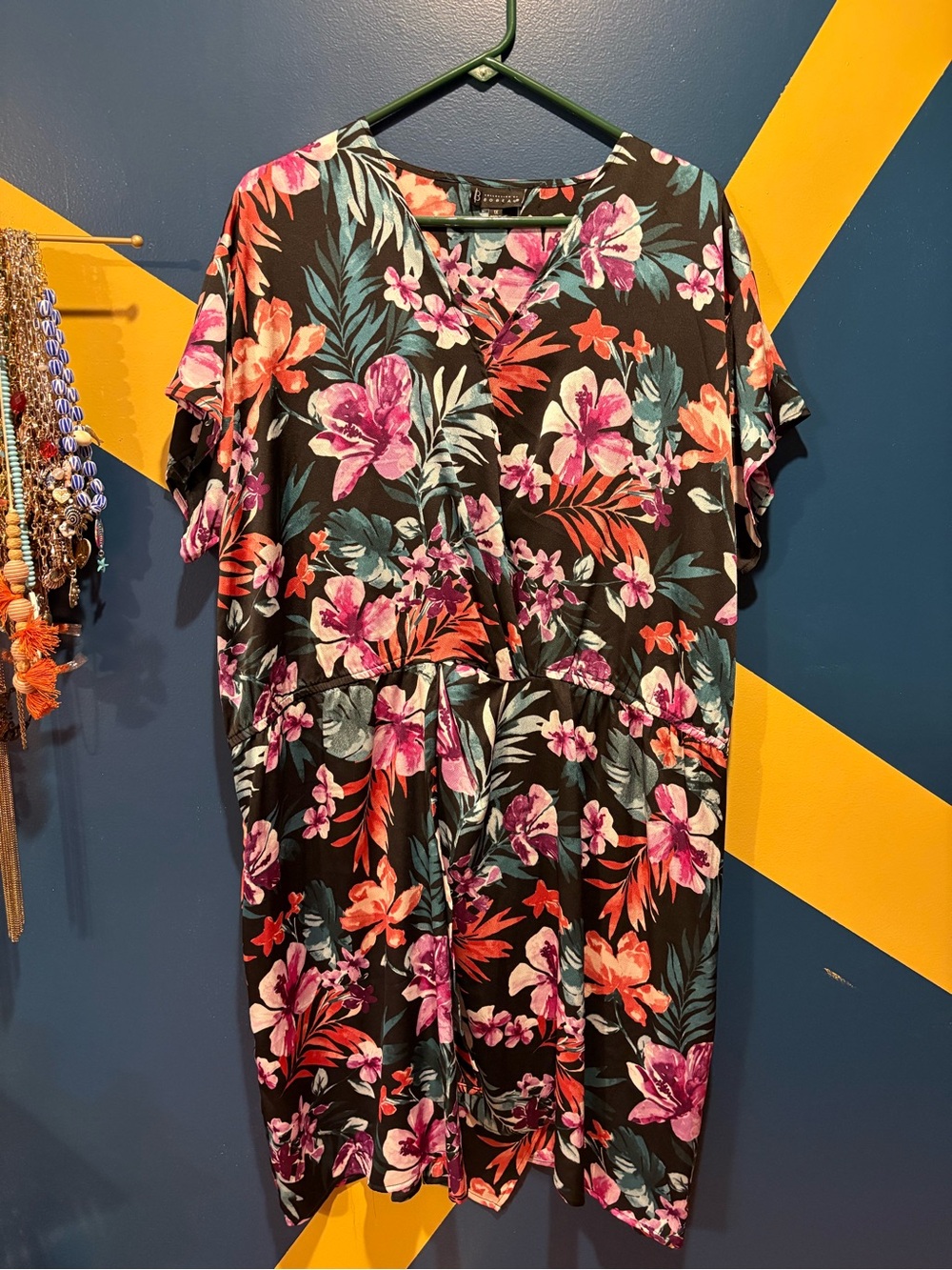 Bobeau Black Tropical Floral Print Short Sleeve Faux Wrap Midi Dress NWOT